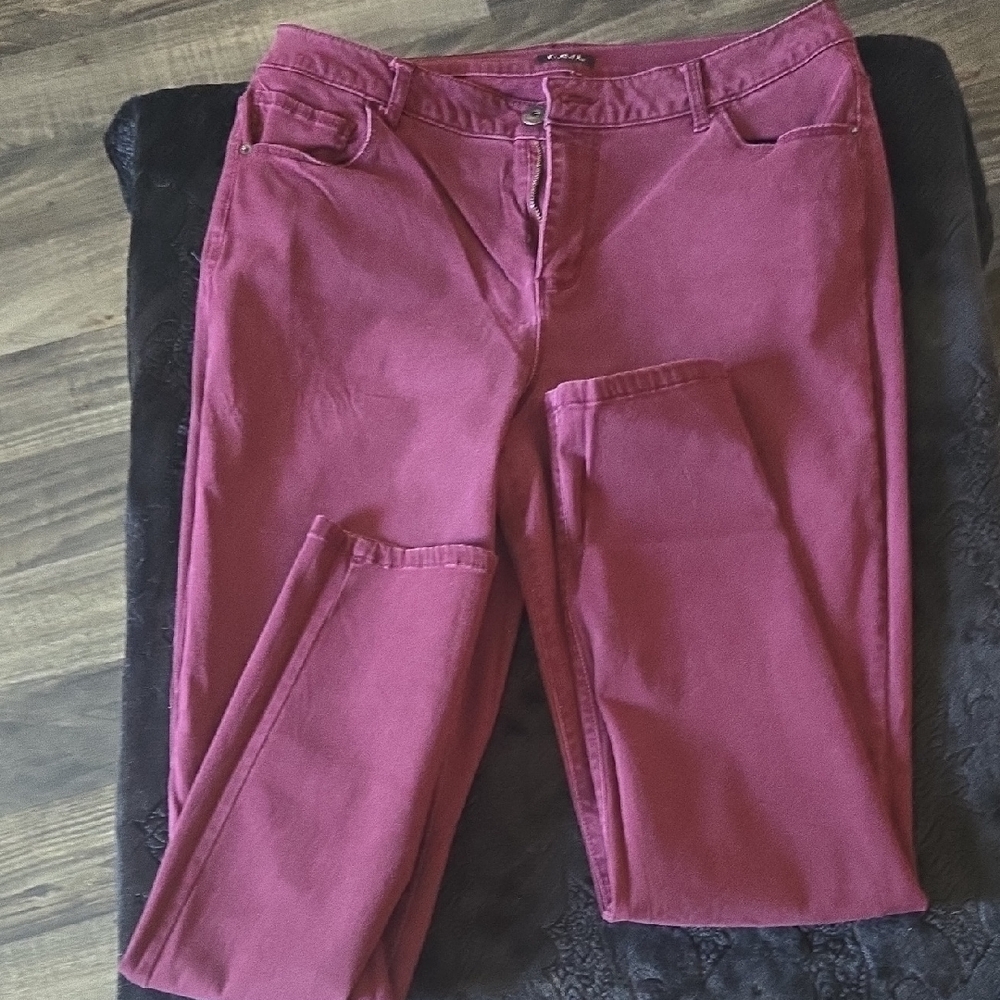 Rue21 Women's Skinny Jeans - Burgundy